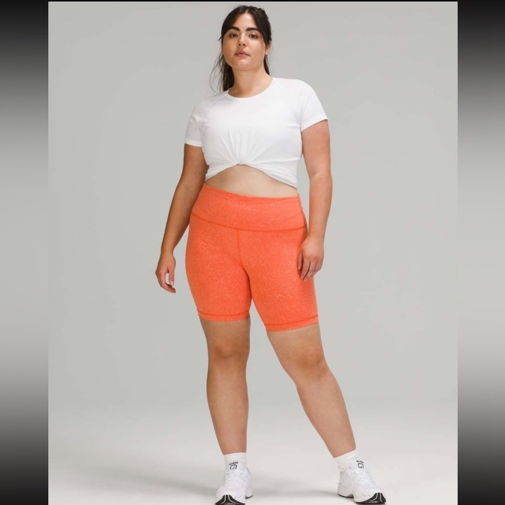 Lululemon Wunder Train High Rise Short 8" in Crunch Warm Coral - Picture 2 of 3